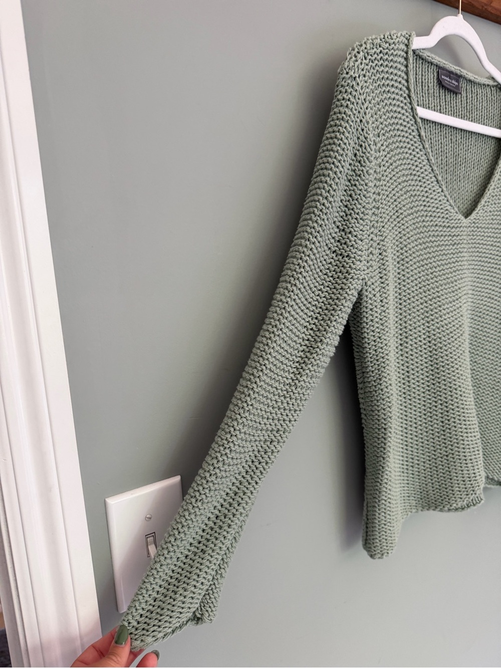 Wooden Ships Sea Foam Green V-Neck Open Knit Pullover Lightweight Sweater - Picture 4 of 14